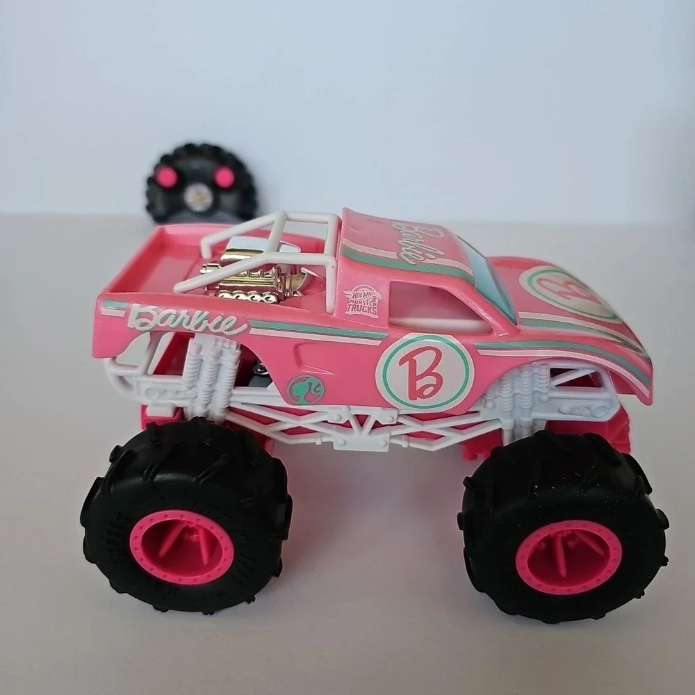Modern Hot Wheels Barbie Monster Truck RC Remote Control Pink 1:24 HNV02 Toy Car